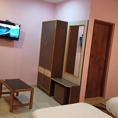 Aarthi Residency Hotel Kāraikkudi Exterior foto