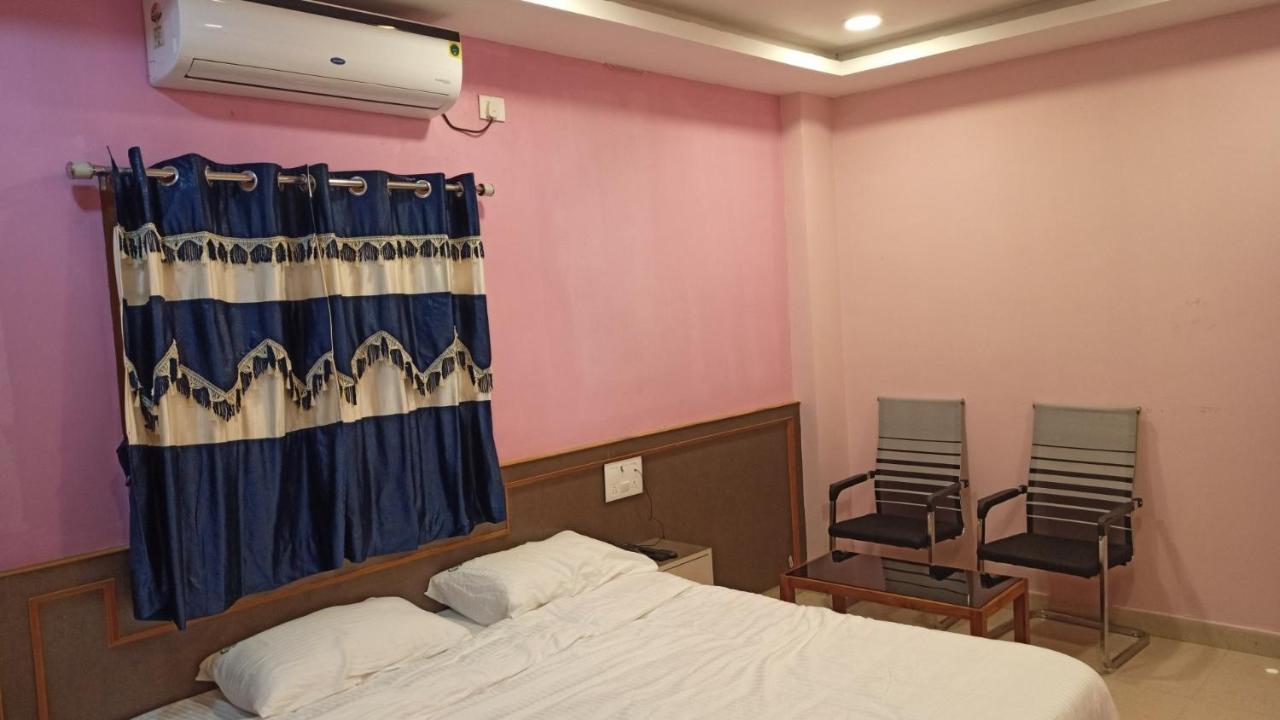 Aarthi Residency Hotel Kāraikkudi Exterior foto