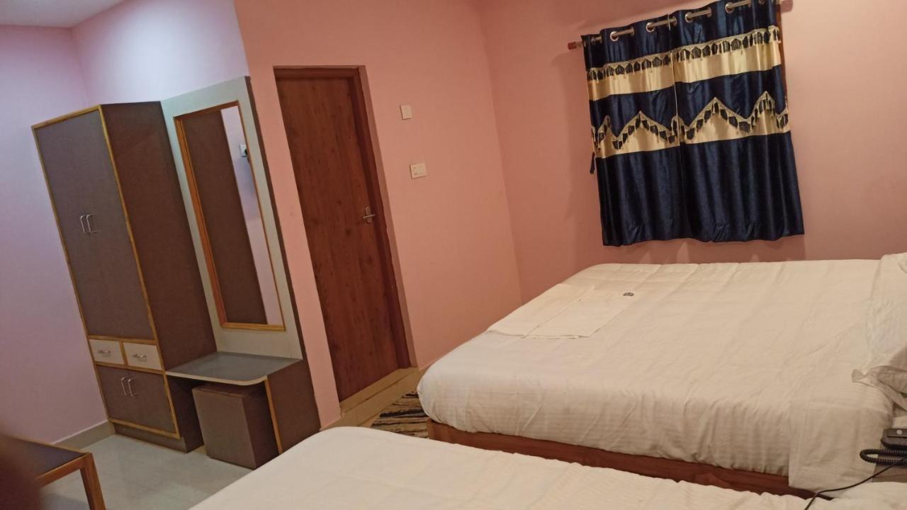 Aarthi Residency Hotel Kāraikkudi Exterior foto