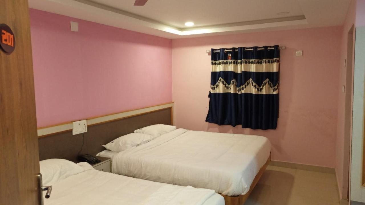 Aarthi Residency Hotel Kāraikkudi Exterior foto