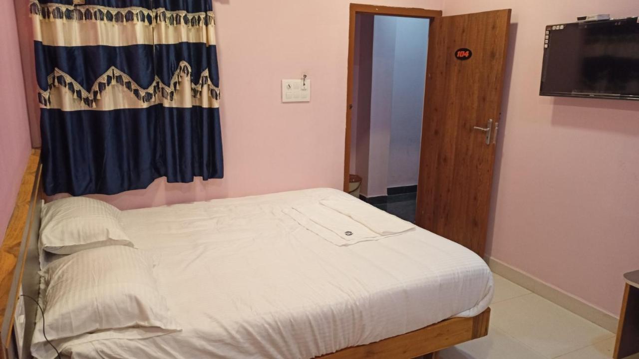 Aarthi Residency Hotel Kāraikkudi Exterior foto