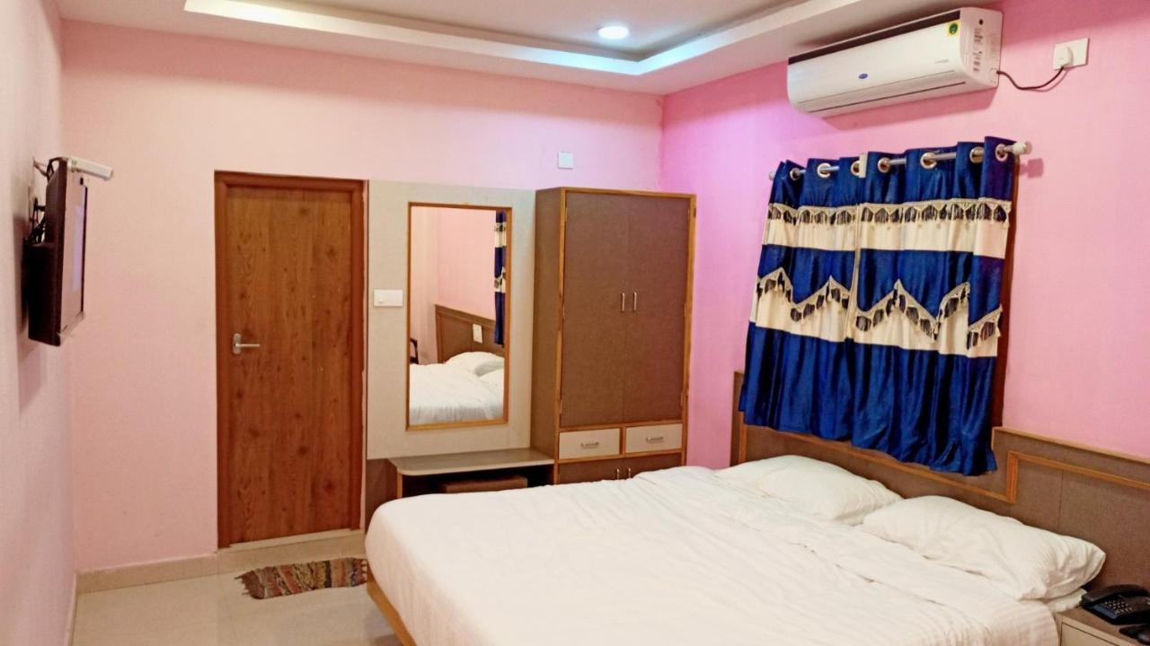 Aarthi Residency Hotel Kāraikkudi Exterior foto